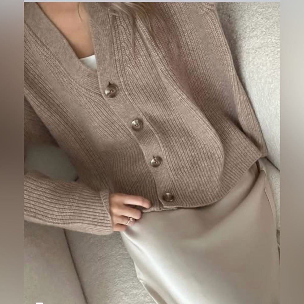 LAST ONE 🔥Quince🔥 Mongolian Cashmere Oversized Boyfriend Cardigan Sweater
